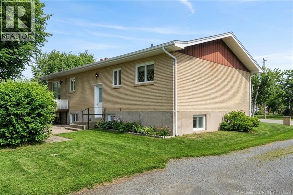 57 Rue L'anglais, Petit-Rocher, New Brunswick  E8J 1J1 - Photo 5 - NB137875