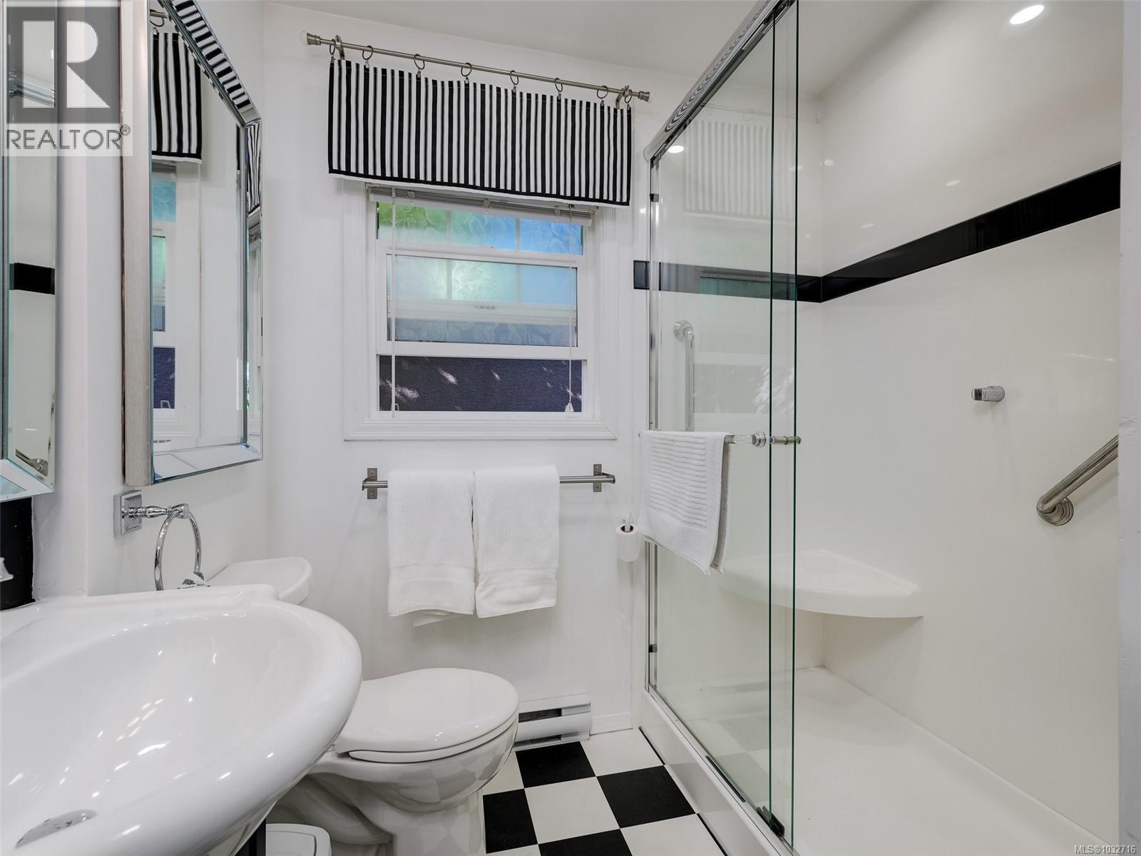 464 Nelson St, Esquimalt, British Columbia  V9A 6P4 - Photo 15 - 1032716