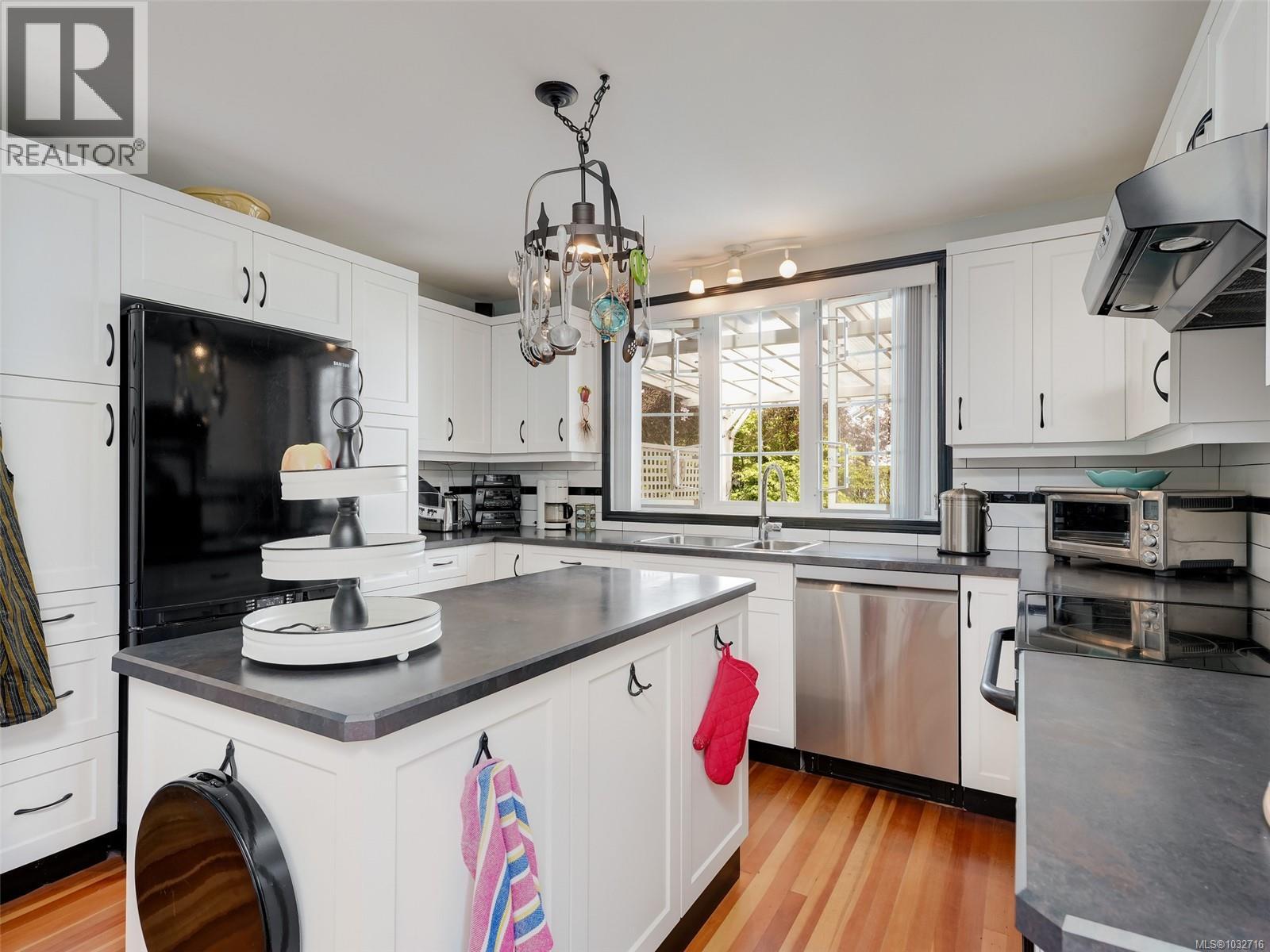 464 Nelson St, Esquimalt, British Columbia  V9A 6P4 - Photo 8 - 1032716