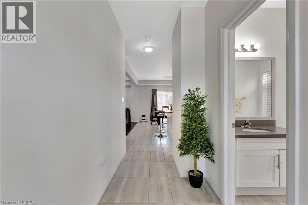 16 Cumberland Street, Brantford, Ontario  N3S 7J6 - Photo 5 - 40824252