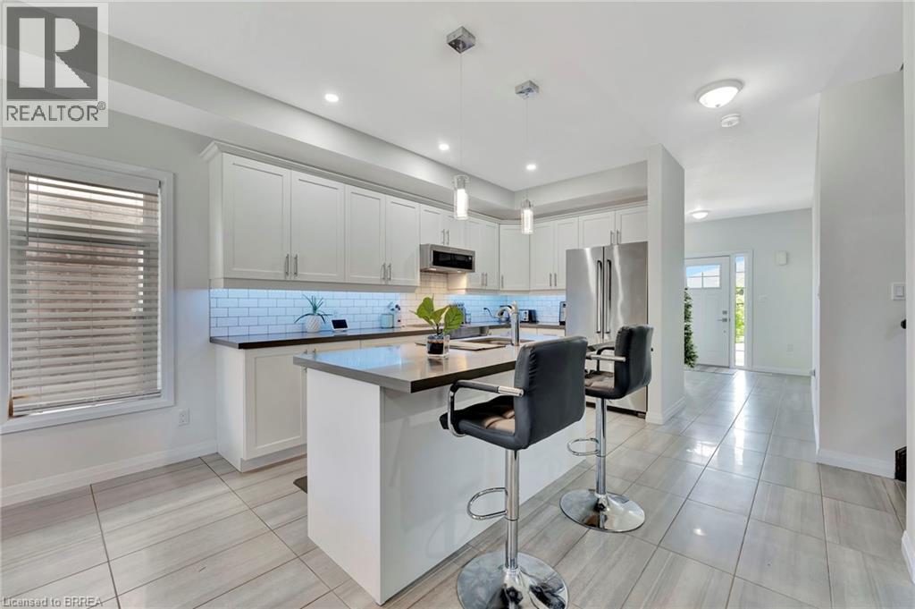 16 Cumberland Street, Brantford, Ontario  N3S 7J6 - Photo 8 - 40824252