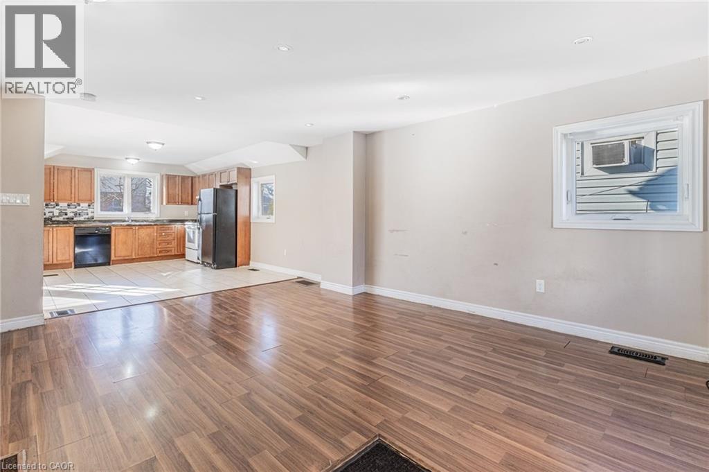 20 East 27th Street, Hamilton, Ontario  L8V 2E7 - Photo 5 - 40817627