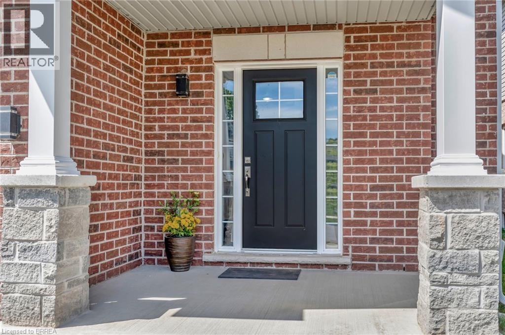 16 Cumberland Street, Brantford, Ontario  N3S 7J6 - Photo 2 - 40824252