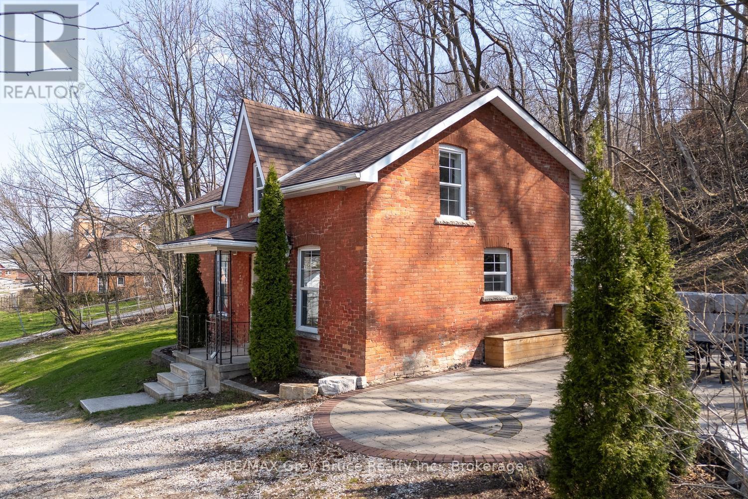 735 5TH AVENUE E, Owen Sound, Ontario