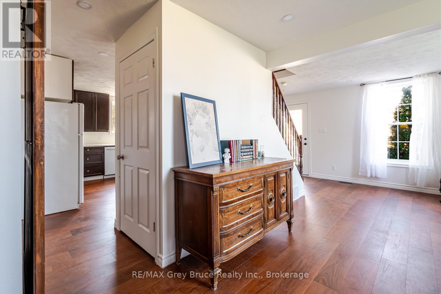 735 5th Avenue E, Owen Sound, Ontario  N4K 2R7 - Photo 10 - X13046584