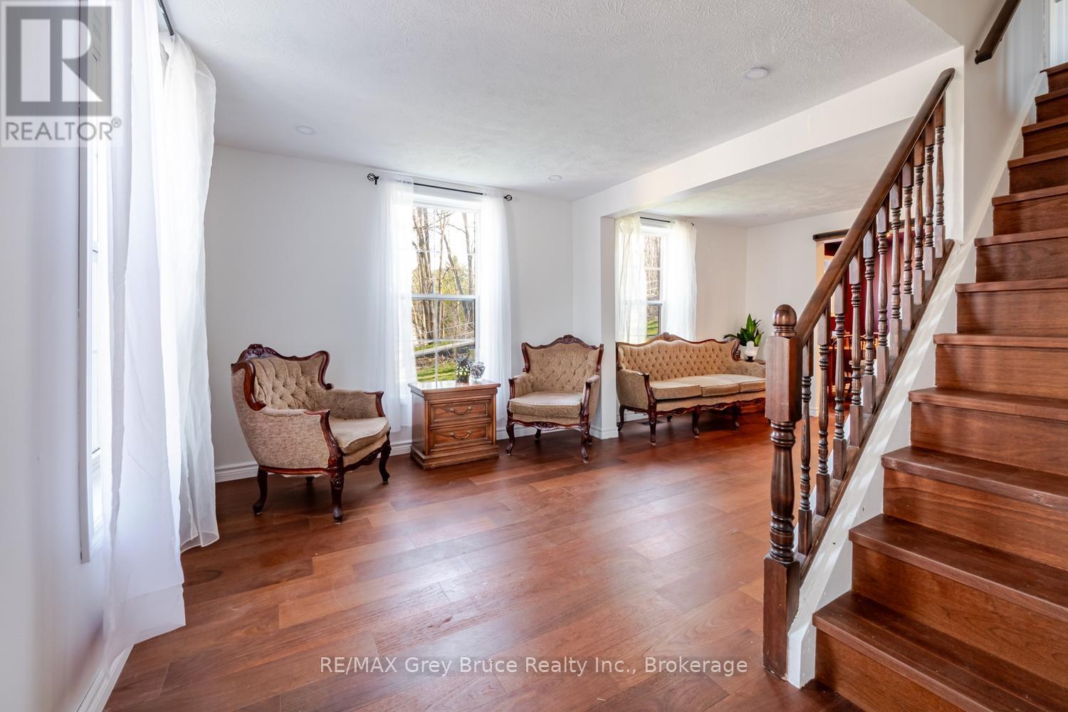 735 5th Avenue E, Owen Sound, Ontario  N4K 2R7 - Photo 4 - X13046584