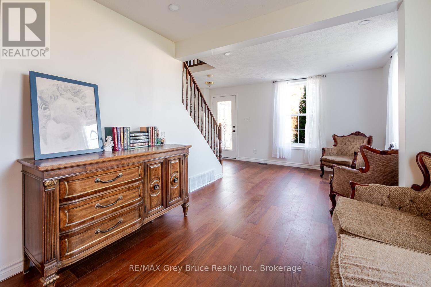 735 5th Avenue E, Owen Sound, Ontario  N4K 2R7 - Photo 9 - X13046584