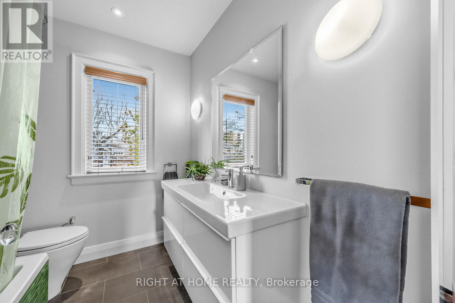 26 Maryland Boulevard, Toronto, Ontario  M4C 5C9 - Photo 24 - E13046576