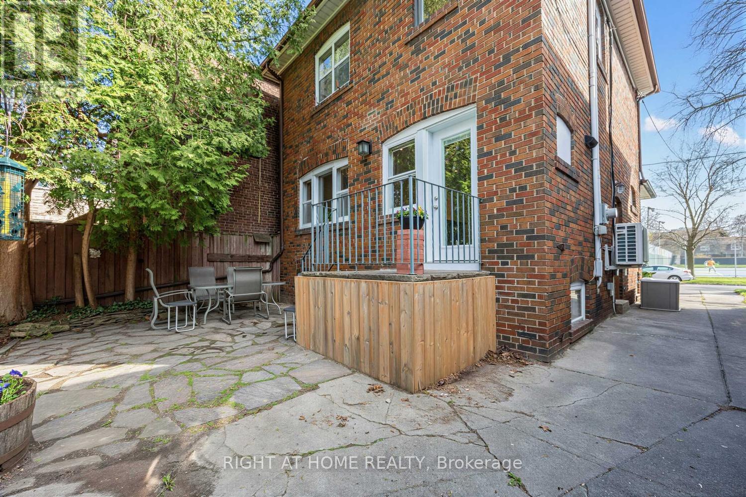 26 Maryland Boulevard, Toronto, Ontario  M4C 5C9 - Photo 39 - E13046576