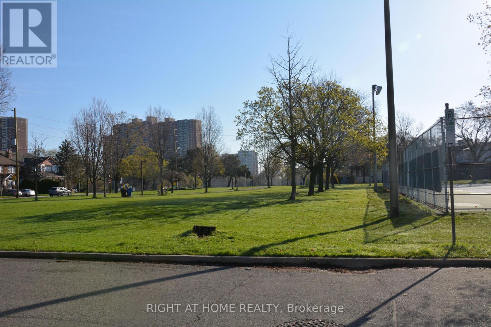 26 Maryland Boulevard, Toronto, Ontario  M4C 5C9 - Photo 41 - E13046576