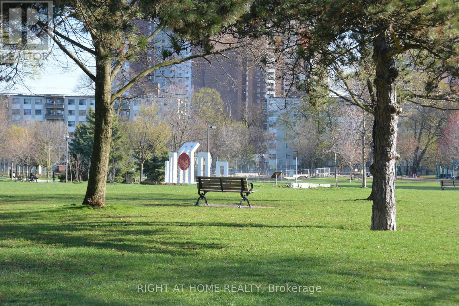 26 Maryland Boulevard, Toronto, Ontario  M4C 5C9 - Photo 45 - E13046576