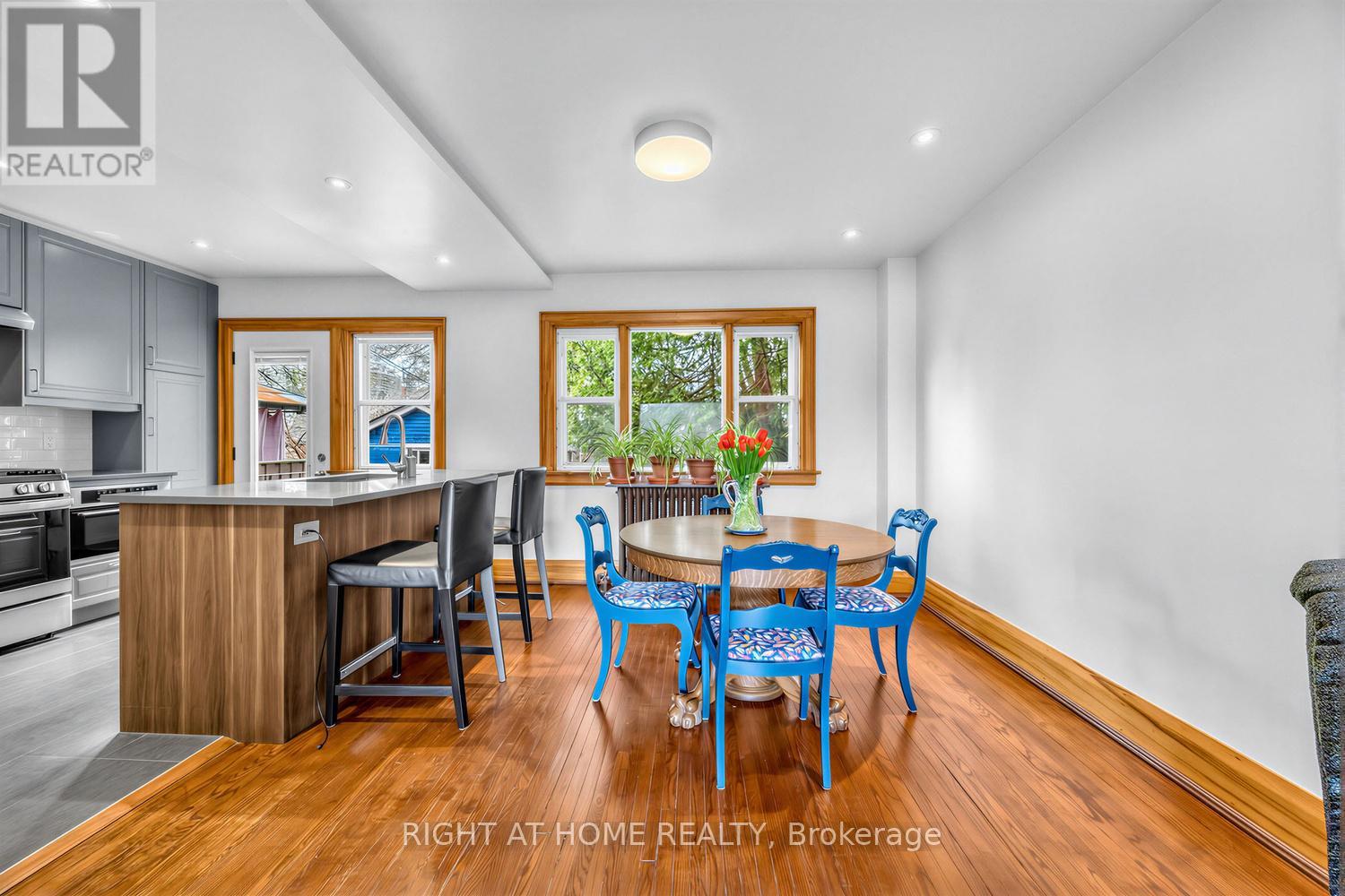 26 Maryland Boulevard, Toronto, Ontario  M4C 5C9 - Photo 8 - E13046576