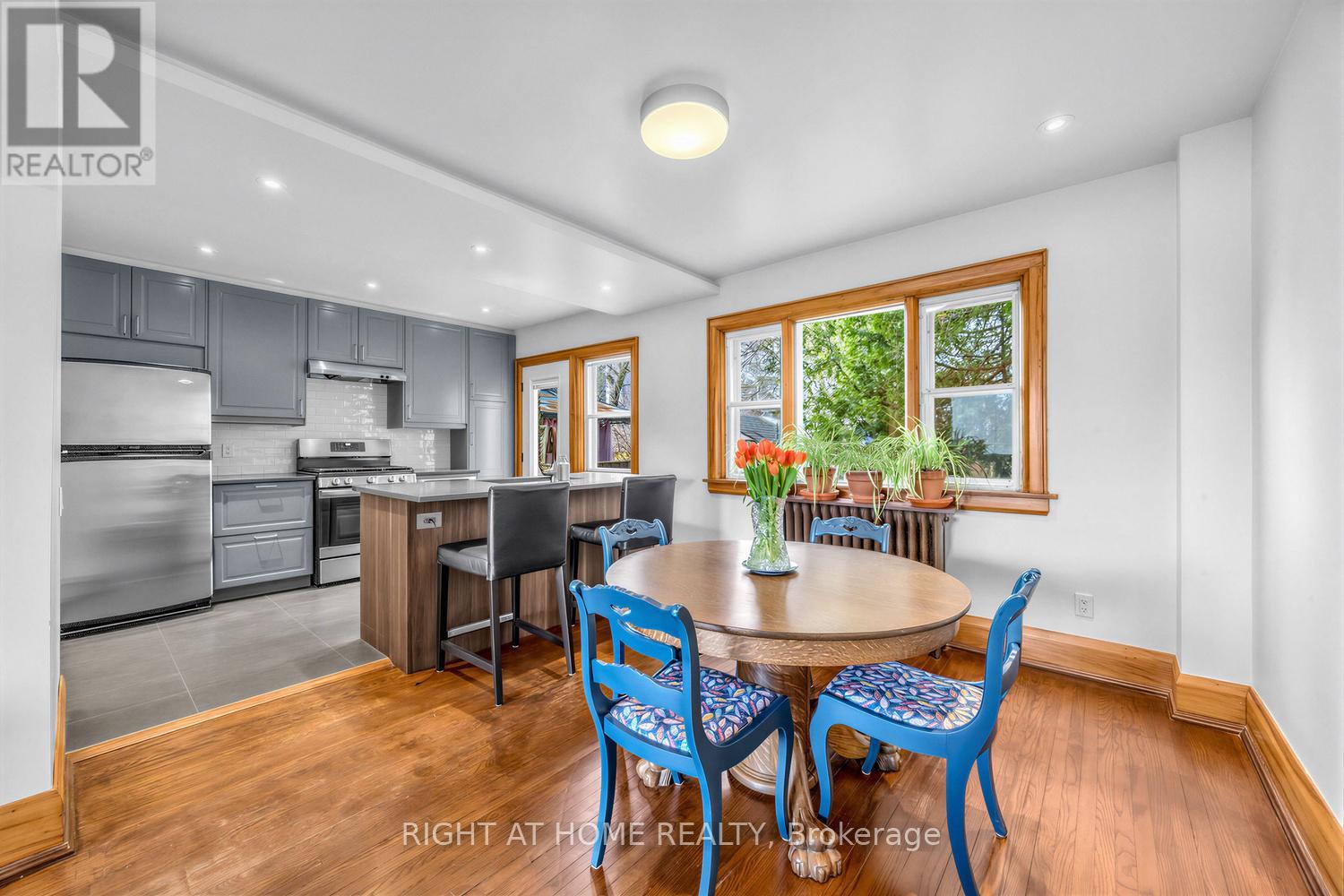 26 Maryland Boulevard, Toronto, Ontario  M4C 5C9 - Photo 9 - E13046576