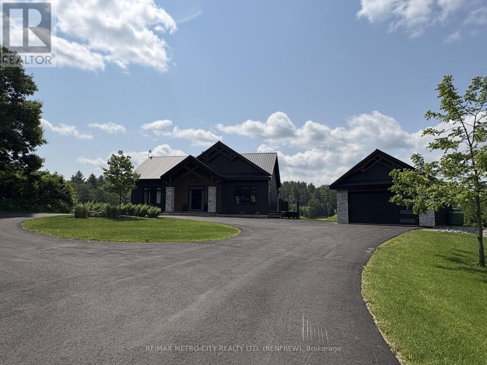 98 Spindle Drift Court, Greater Madawaska, Ontario  K0J 1H0 - Photo 4 - X13034396
