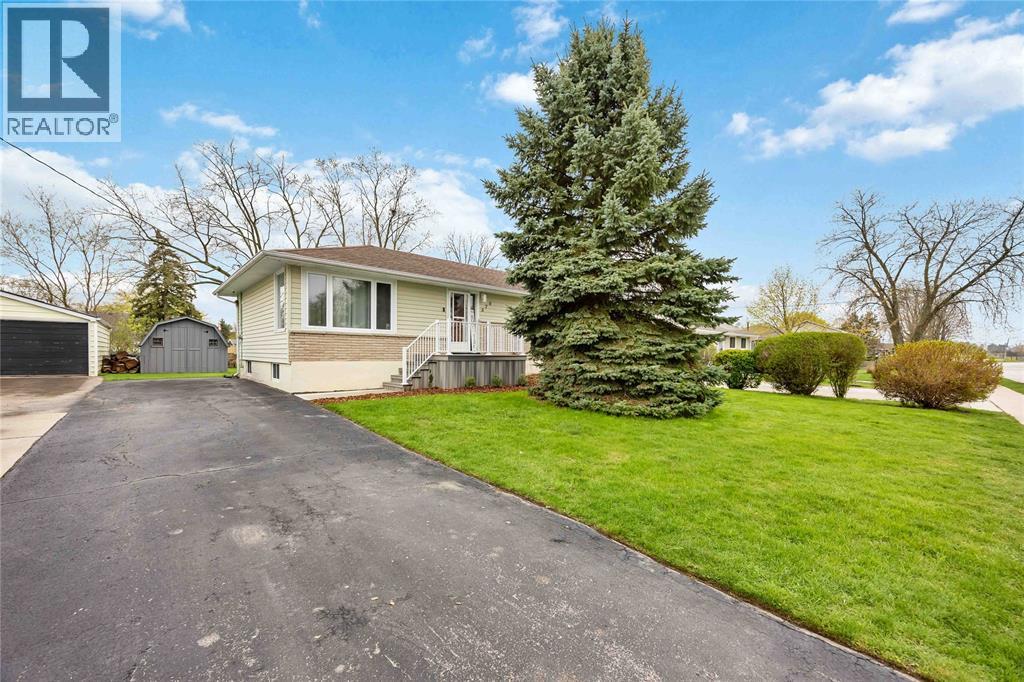 570 NIAGARA STREET, Plympton-Wyoming, Ontario