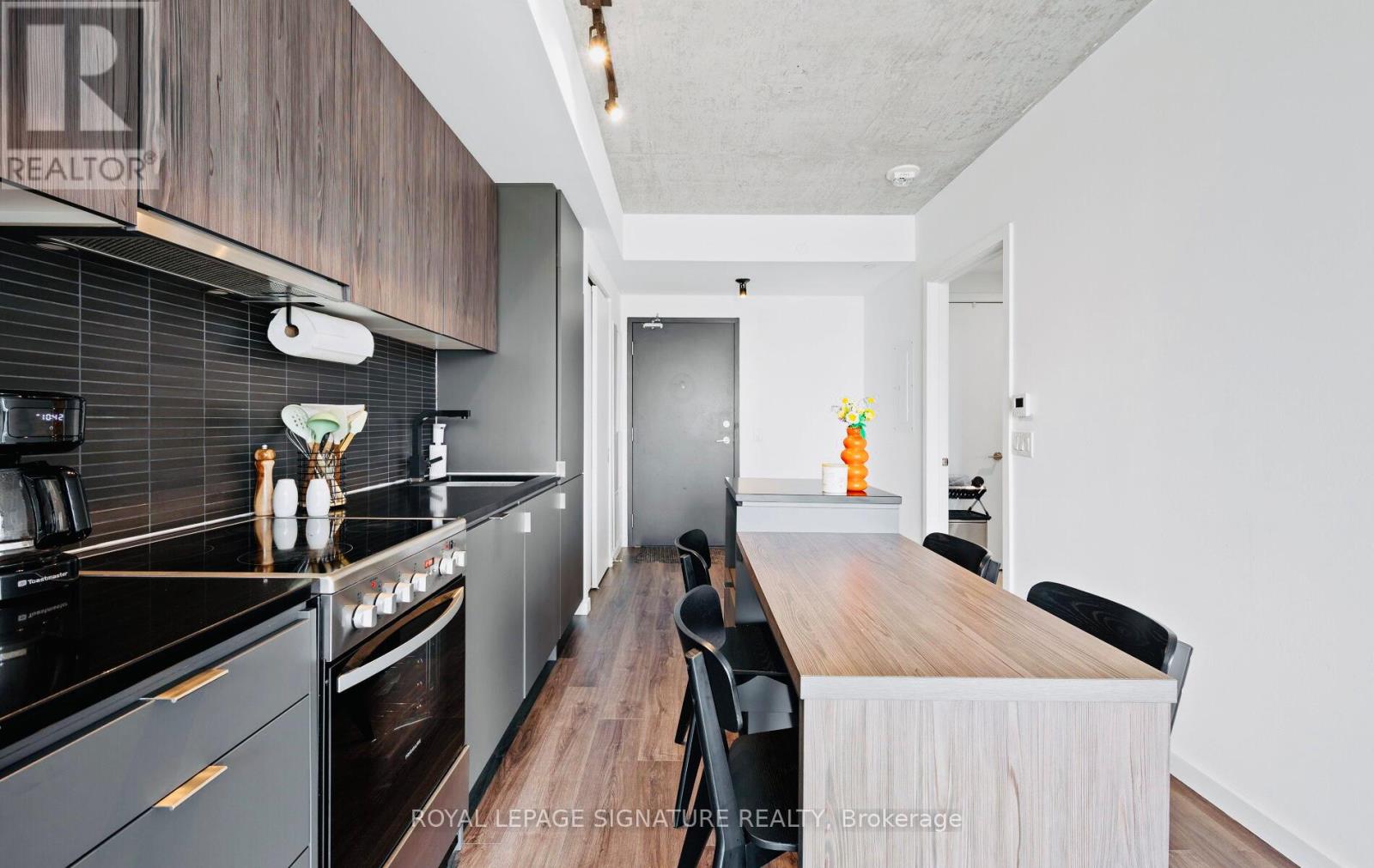 411 - 7 Smith Crescent, Toronto, Ontario  M8Z 0G3 - Photo 10 - W13046582