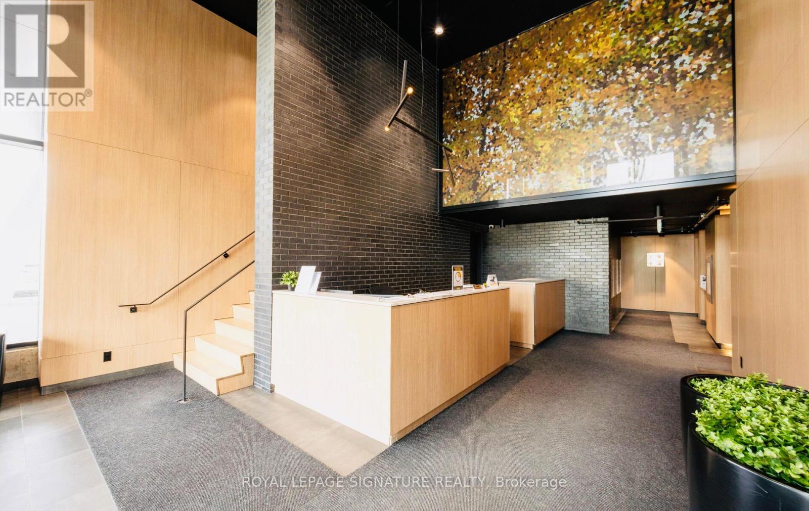 411 - 7 Smith Crescent, Toronto, Ontario  M8Z 0G3 - Photo 2 - W13046582