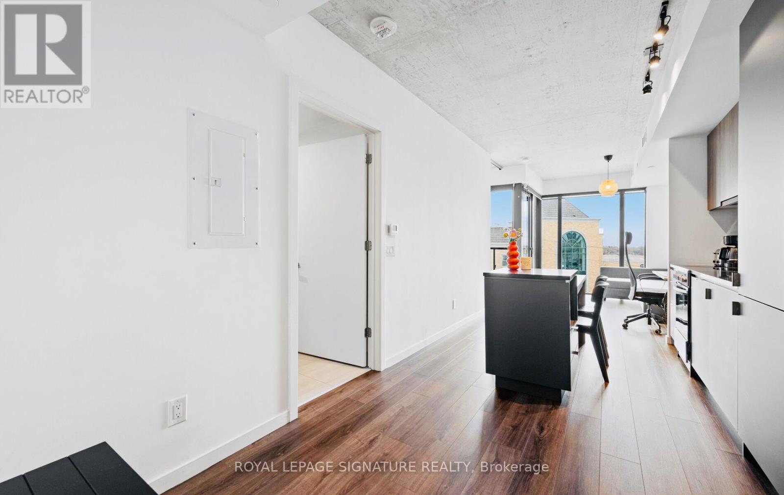 411 - 7 Smith Crescent, Toronto, Ontario  M8Z 0G3 - Photo 6 - W13046582