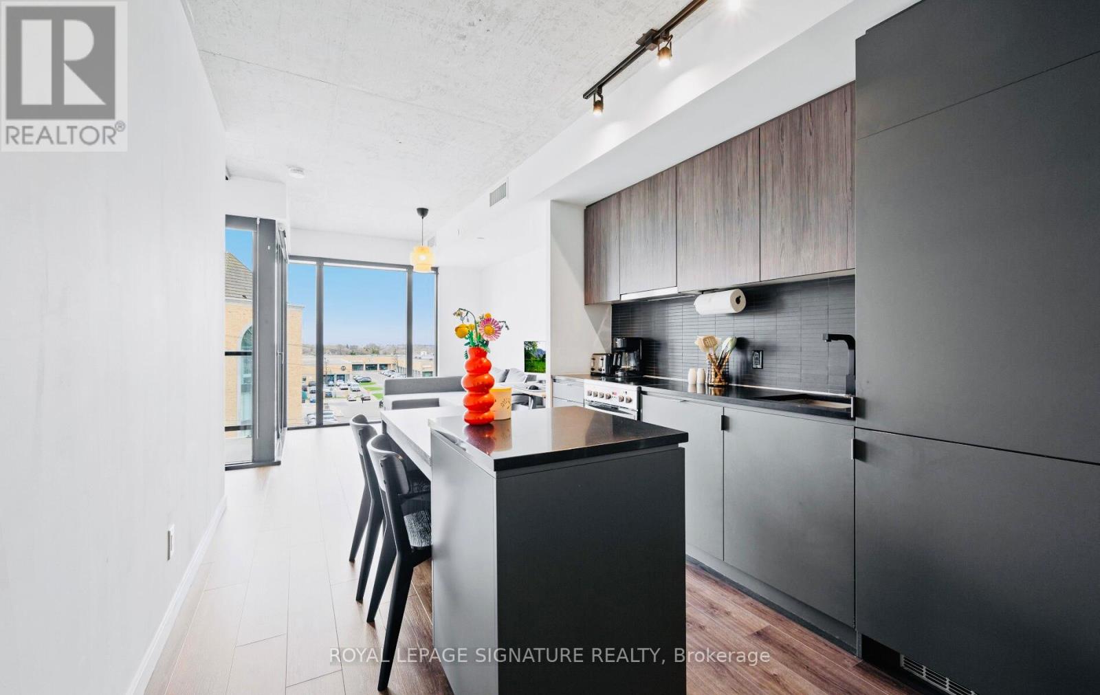 411 - 7 Smith Crescent, Toronto, Ontario  M8Z 0G3 - Photo 7 - W13046582