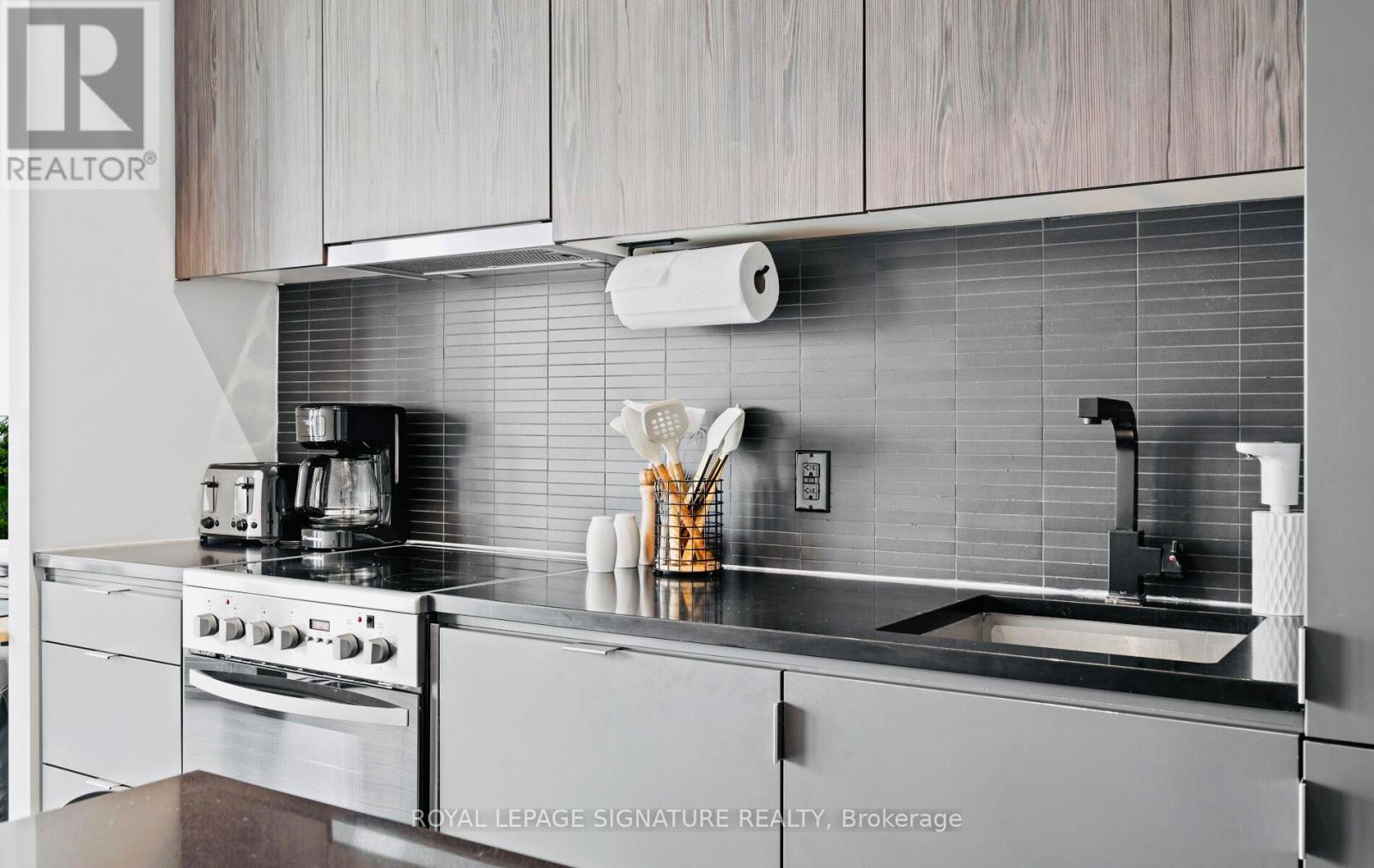 411 - 7 Smith Crescent, Toronto, Ontario  M8Z 0G3 - Photo 8 - W13046582