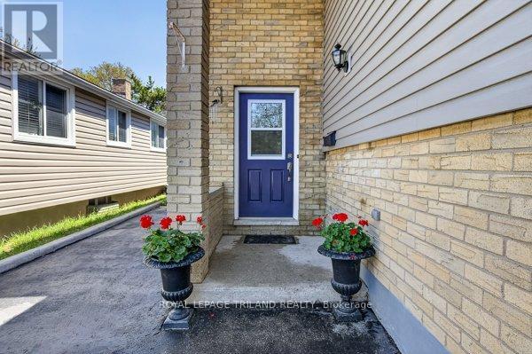 58 Beechmount Crescent, London South, Ontario  N6E 2J4 - Photo 3 - X13042600