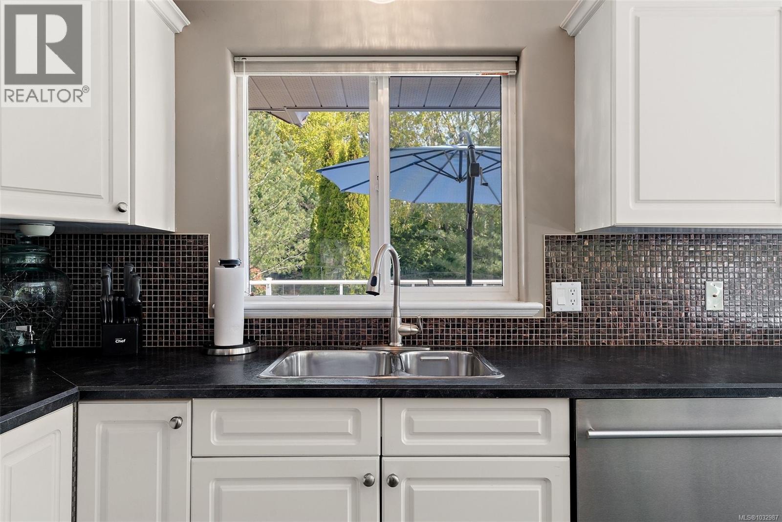 8593 Kingcome Cres, North Saanich, British Columbia  V8L 5C4 - Photo 13 - 1032987