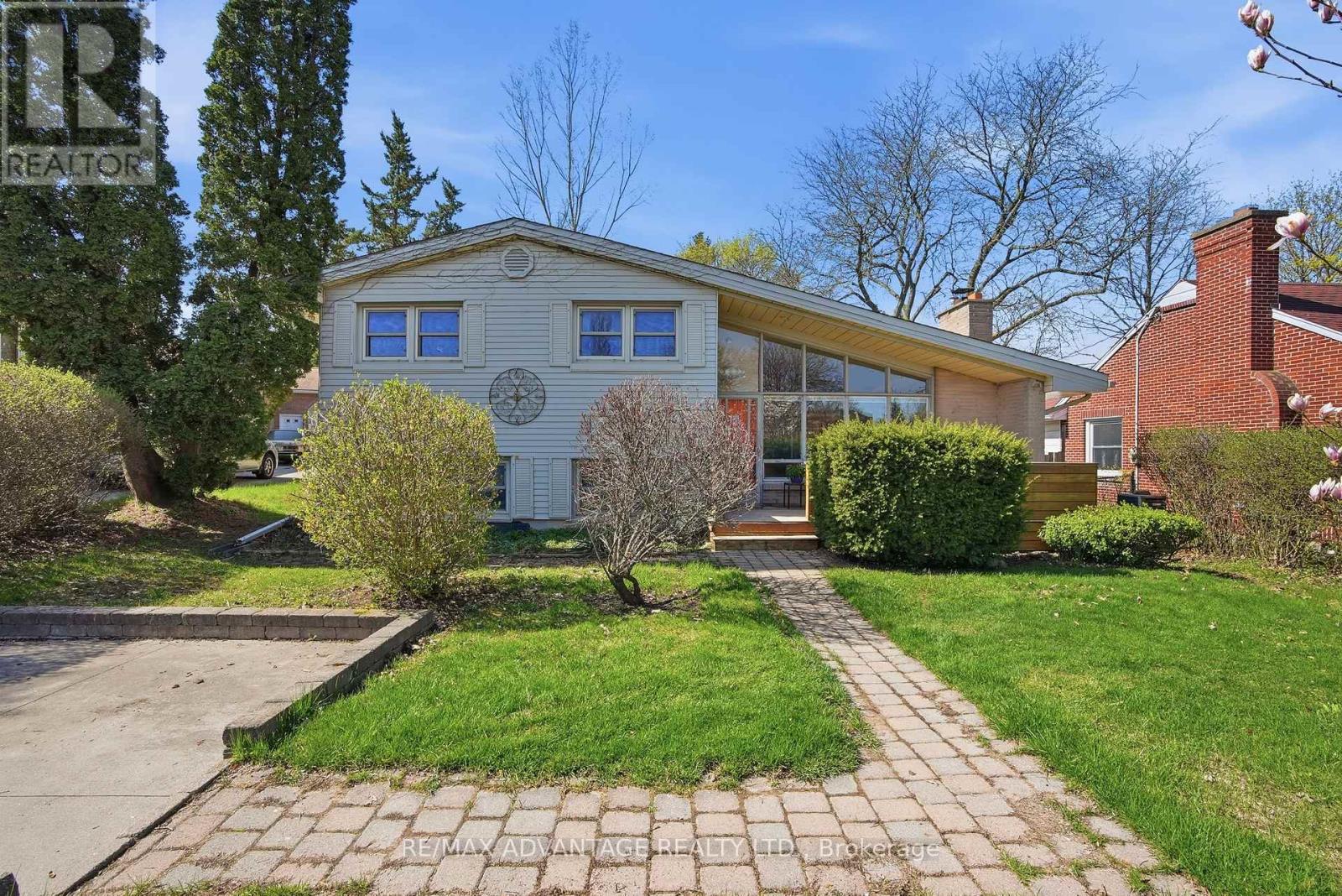 5 MOUNTSFIELD DRIVE, London South, Ontario