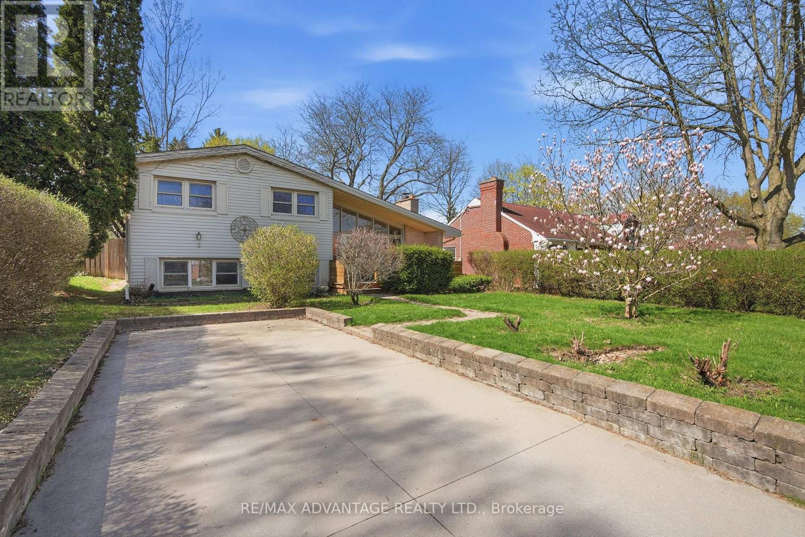 5 Mountsfield Drive, London South, Ontario  N6C 2S3 - Photo 2 - X13046602