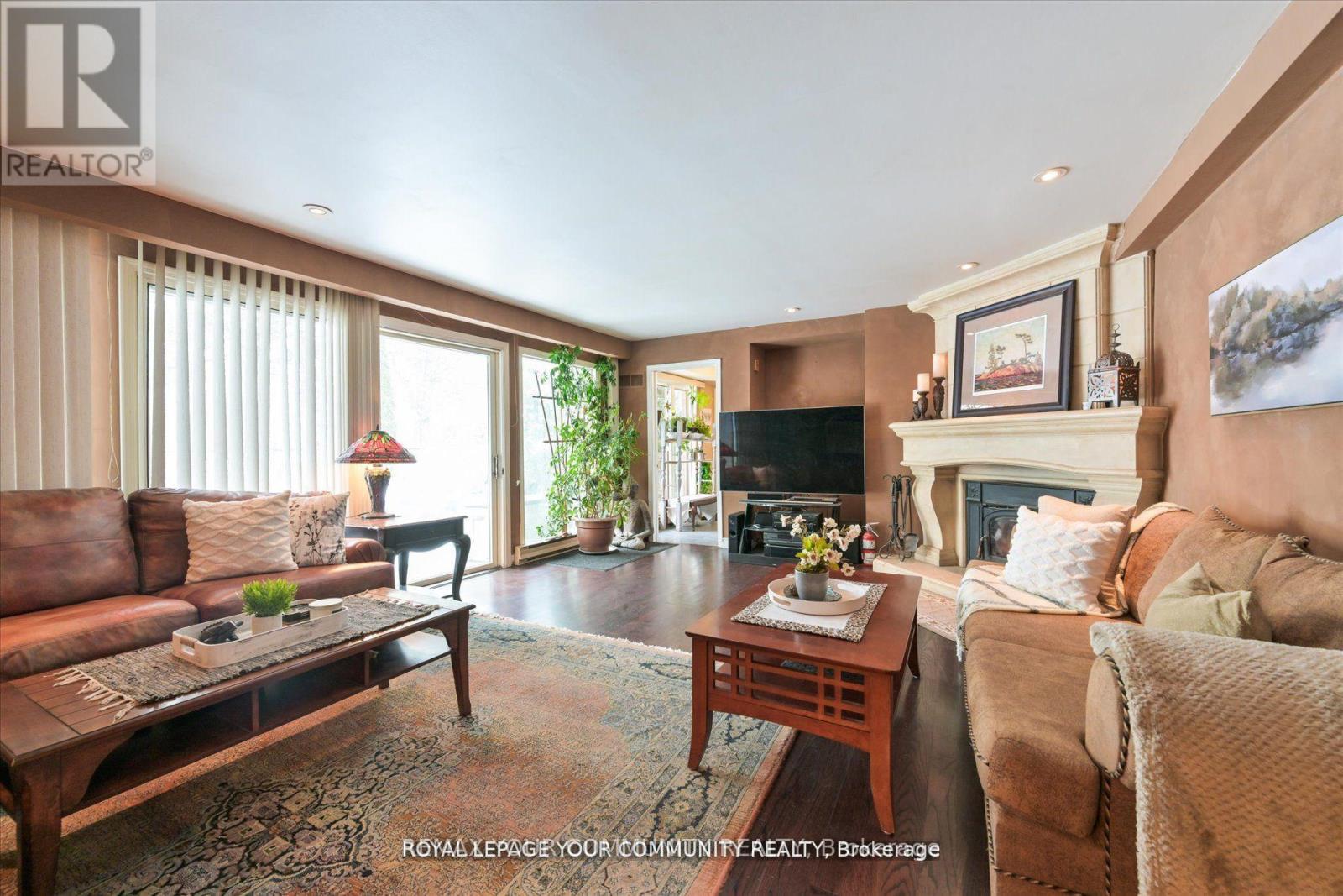 247 Harris Avenue, Richmond Hill, Ontario  L4E 3M3 - Photo 9 - N12764170