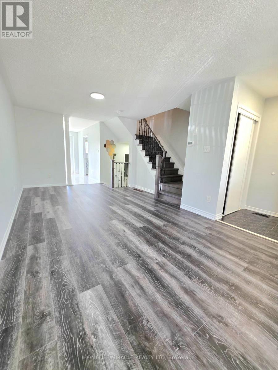 92 Zebra Trail, Brampton, Ontario  L6R 2J3 - Photo 2 - W13017542