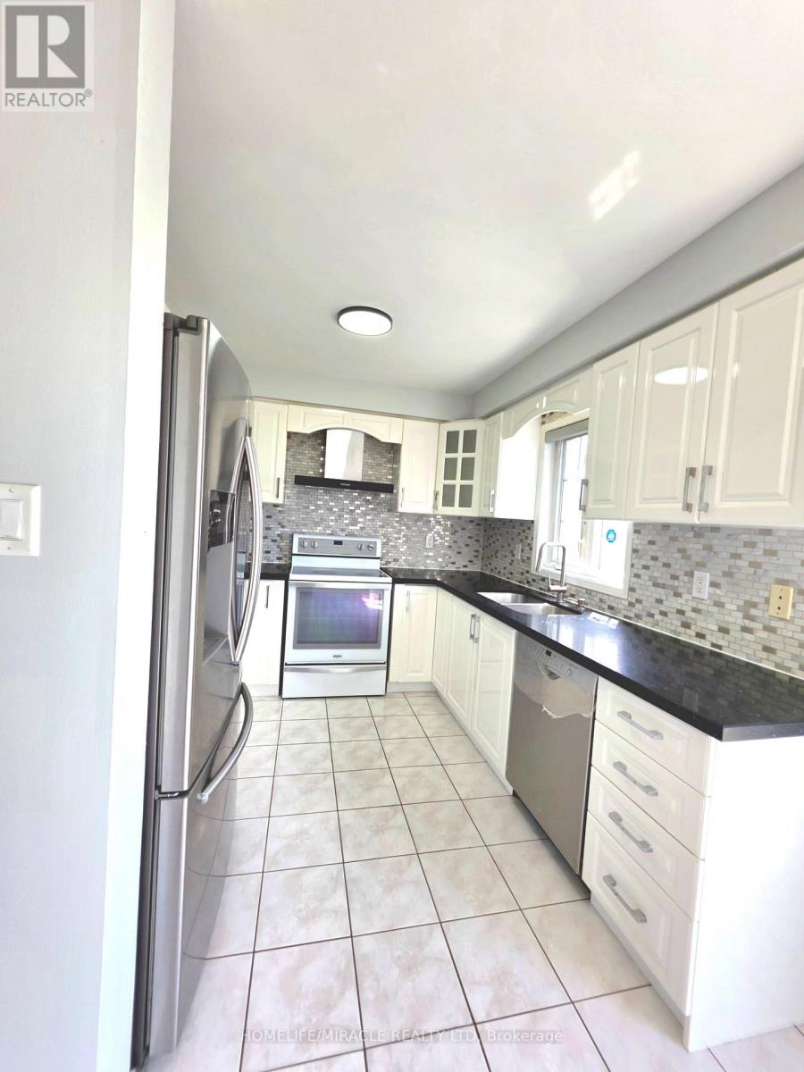 92 Zebra Trail, Brampton, Ontario  L6R 2J3 - Photo 5 - W13017542