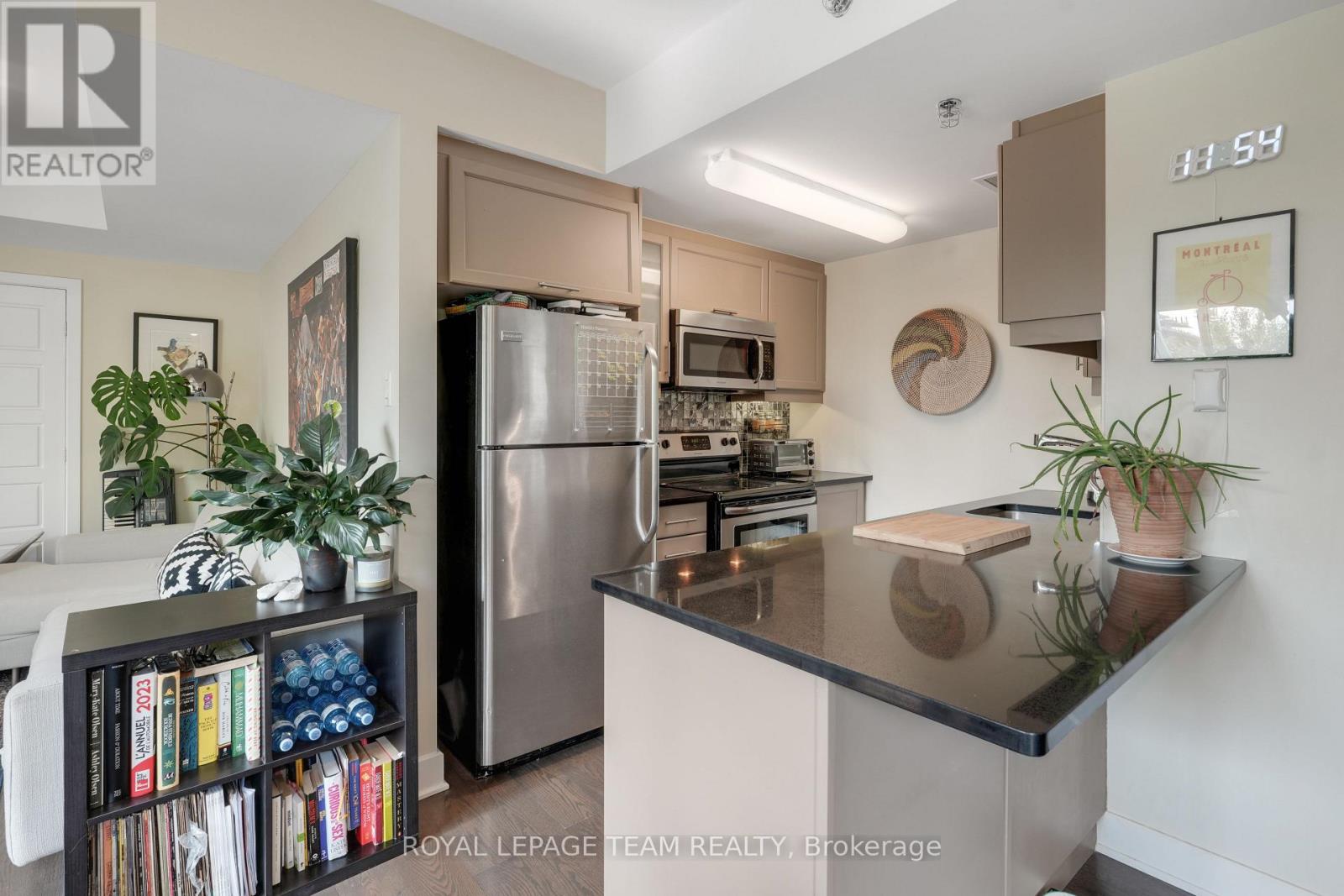 324 - 300c Lett Street, Ottawa, Ontario  K1R 0A8 - Photo 16 - X12723652