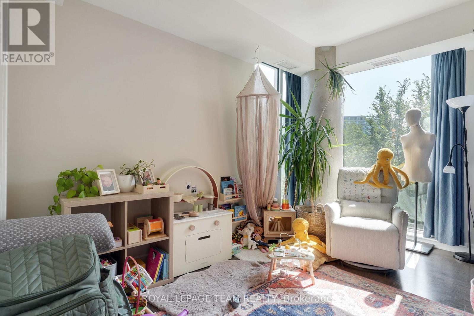 324 - 300c Lett Street, Ottawa, Ontario  K1R 0A8 - Photo 9 - X12723652