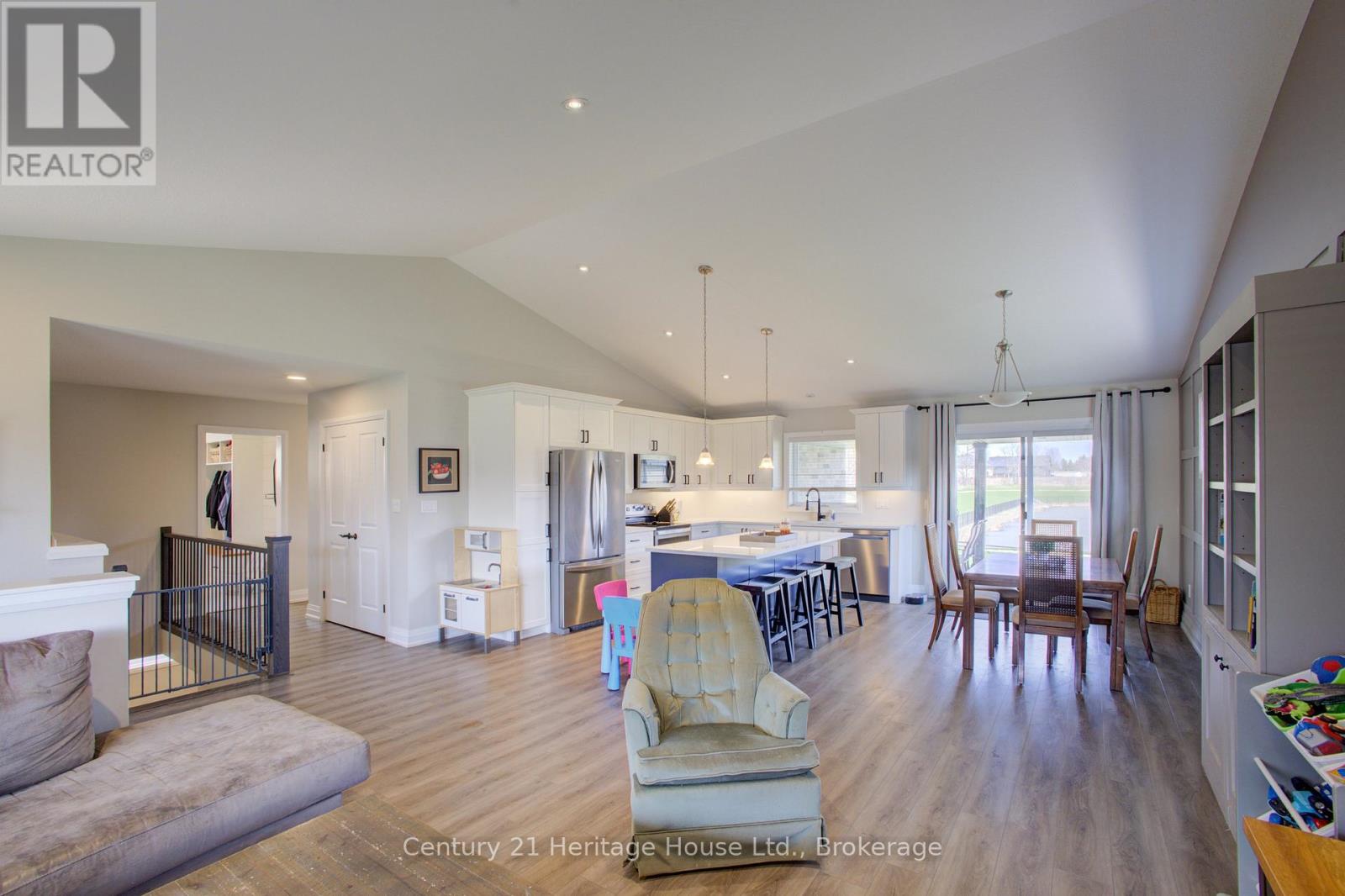 114 Jackson Street, West Grey, Ontario  N0G 1R0 - Photo 10 - X13046694