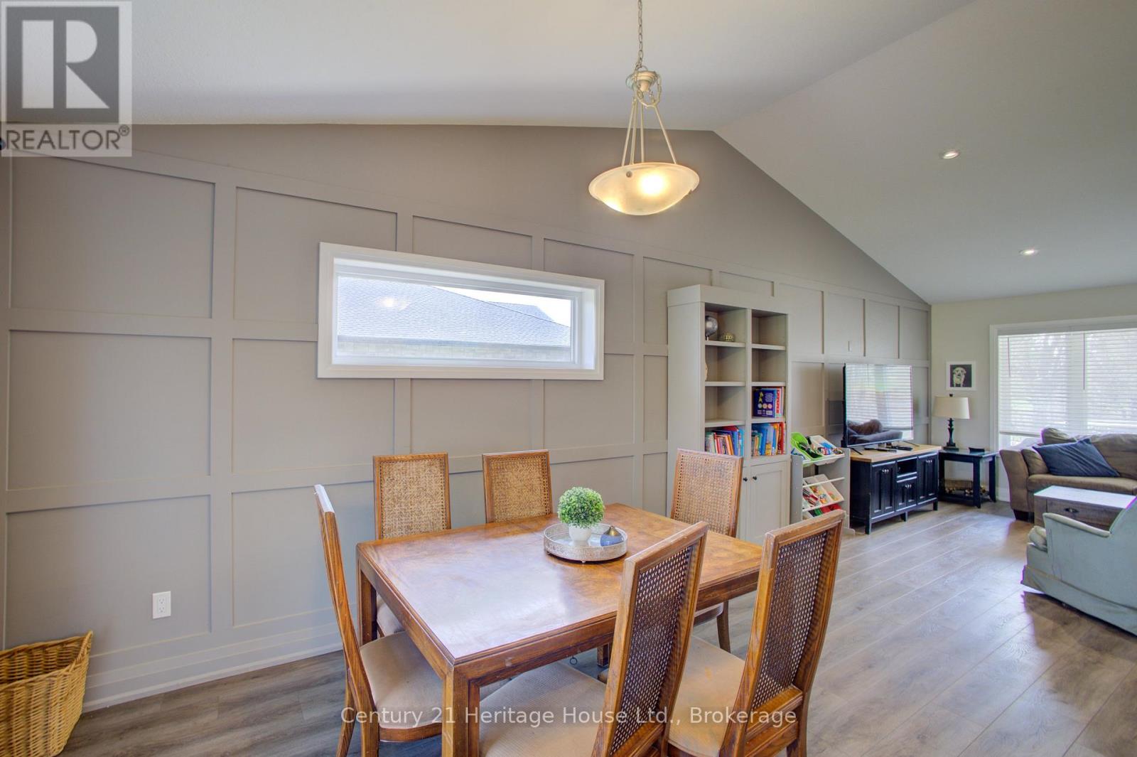 114 Jackson Street, West Grey, Ontario  N0G 1R0 - Photo 12 - X13046694