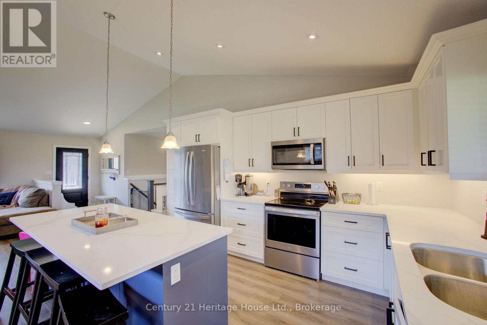 114 Jackson Street, West Grey, Ontario  N0G 1R0 - Photo 14 - X13046694