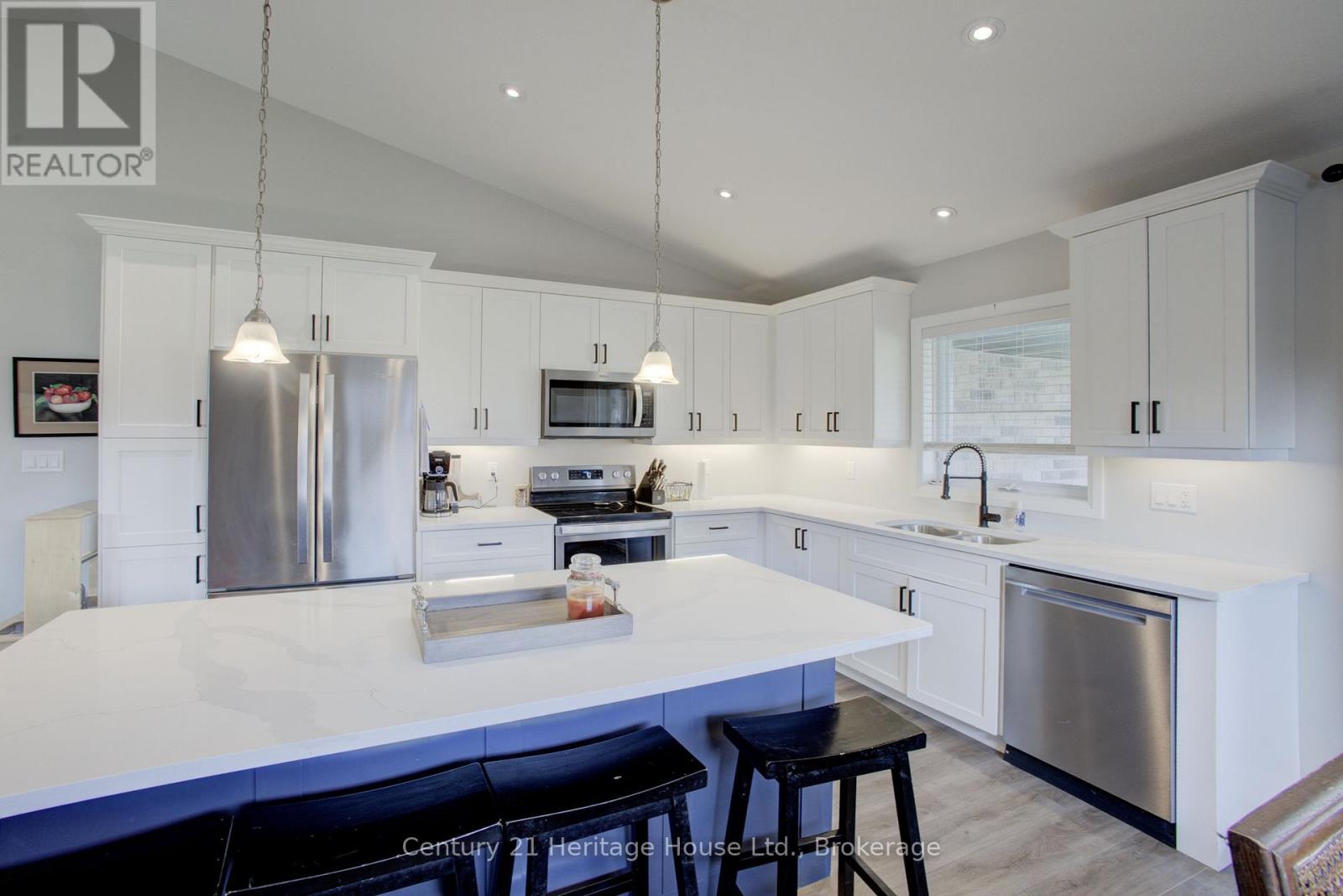 114 Jackson Street, West Grey, Ontario  N0G 1R0 - Photo 15 - X13046694