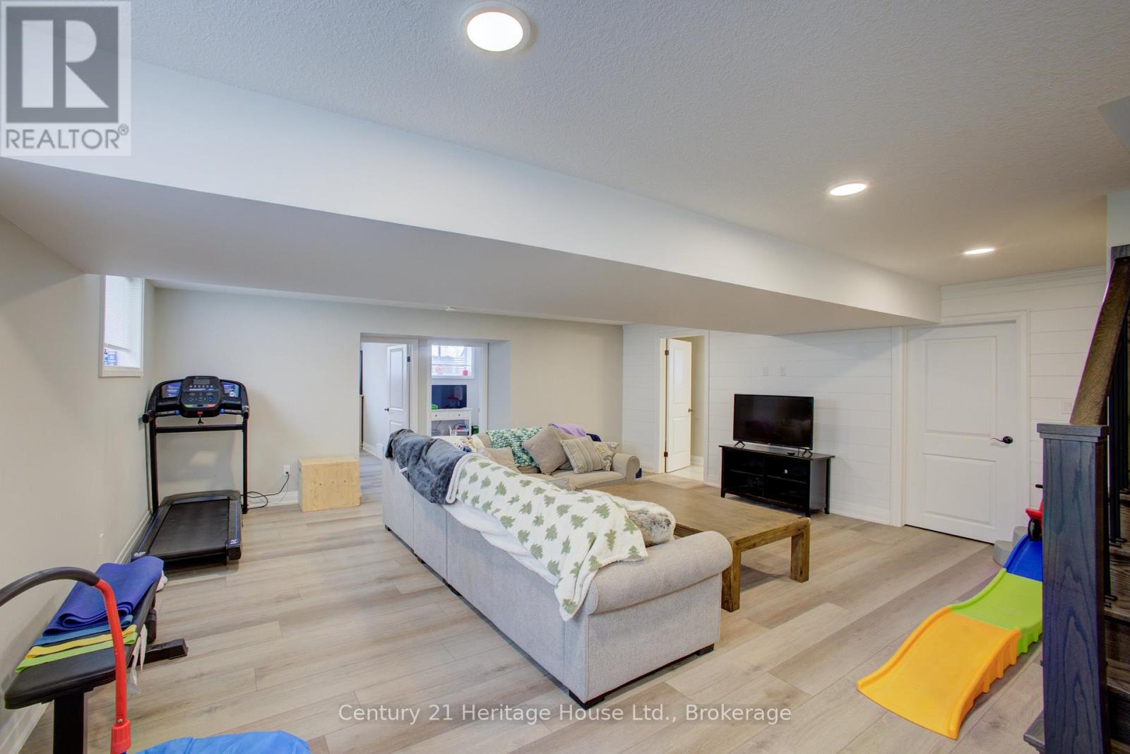 114 Jackson Street, West Grey, Ontario  N0G 1R0 - Photo 26 - X13046694