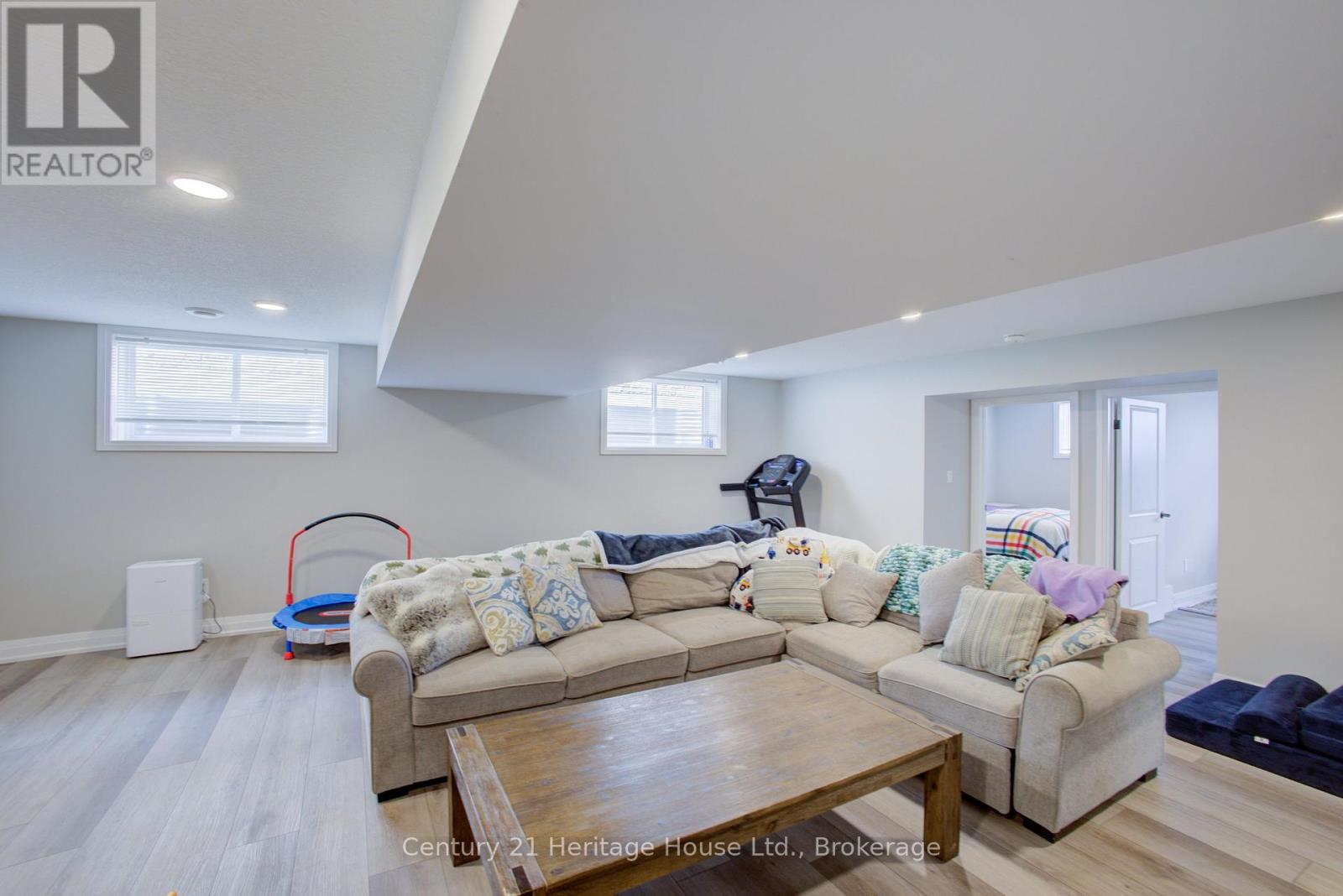 114 Jackson Street, West Grey, Ontario  N0G 1R0 - Photo 27 - X13046694