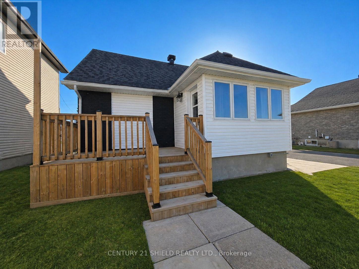 2030 Pitt Street, Cornwall, Ontario  K6J 5G1 - Photo 3 - X12895400