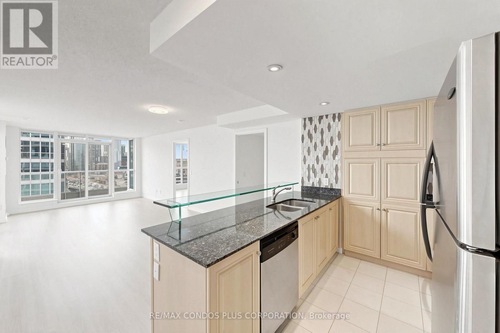 1412 - 208 Queens Quay W, Toronto, Ontario  M5J 2Y5 - Photo 10 - C13046622