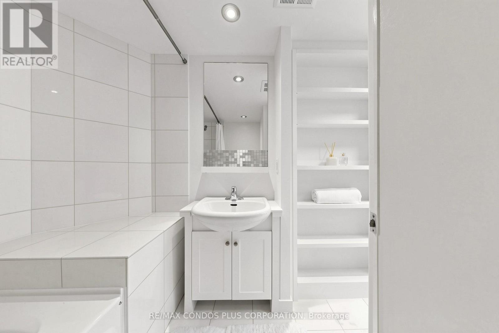 1412 - 208 Queens Quay W, Toronto, Ontario  M5J 2Y5 - Photo 24 - C13046622