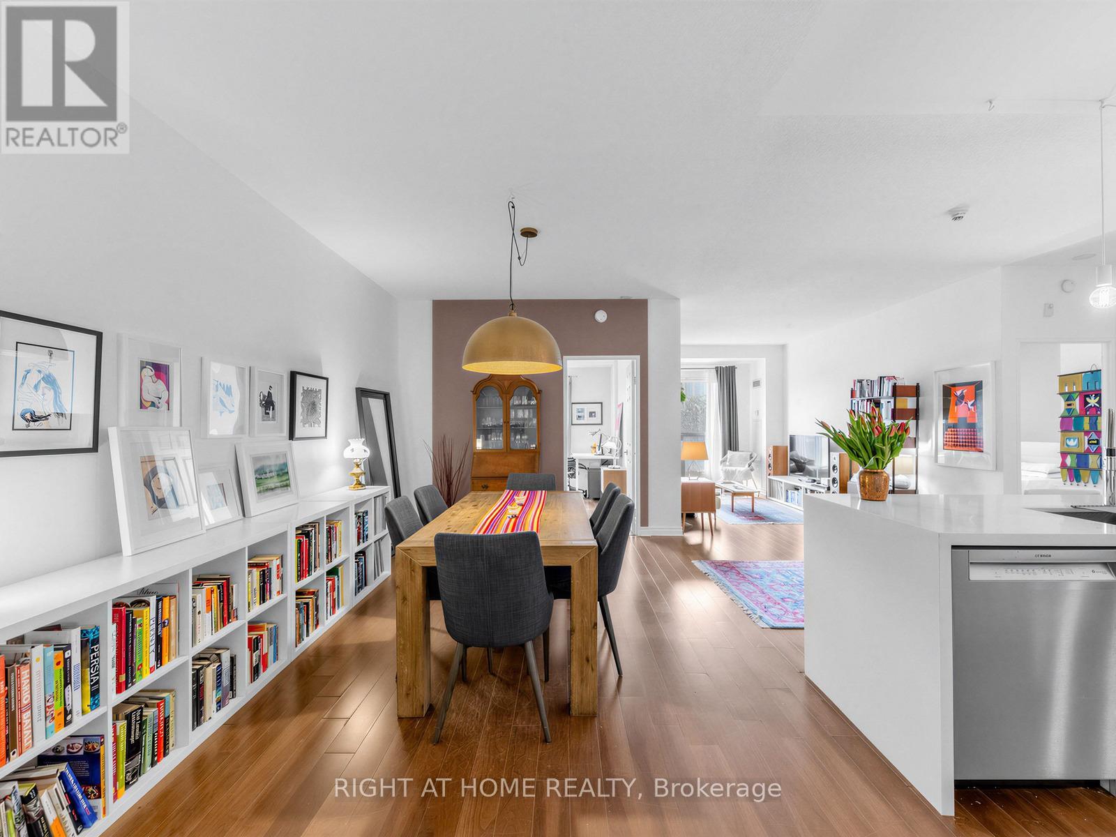 406 - 11 CHRISTIE STREET, Toronto, Ontario