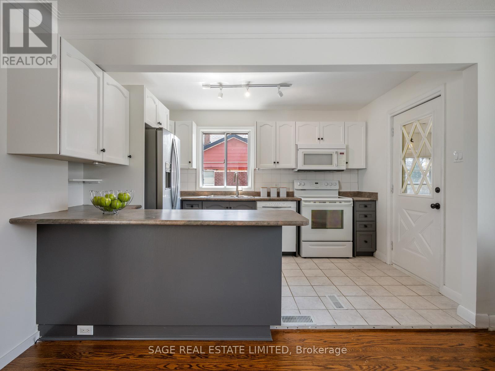 81 Mcintosh Street, Toronto, Ontario  M1N 3Y6 - Photo 8 - E13046680