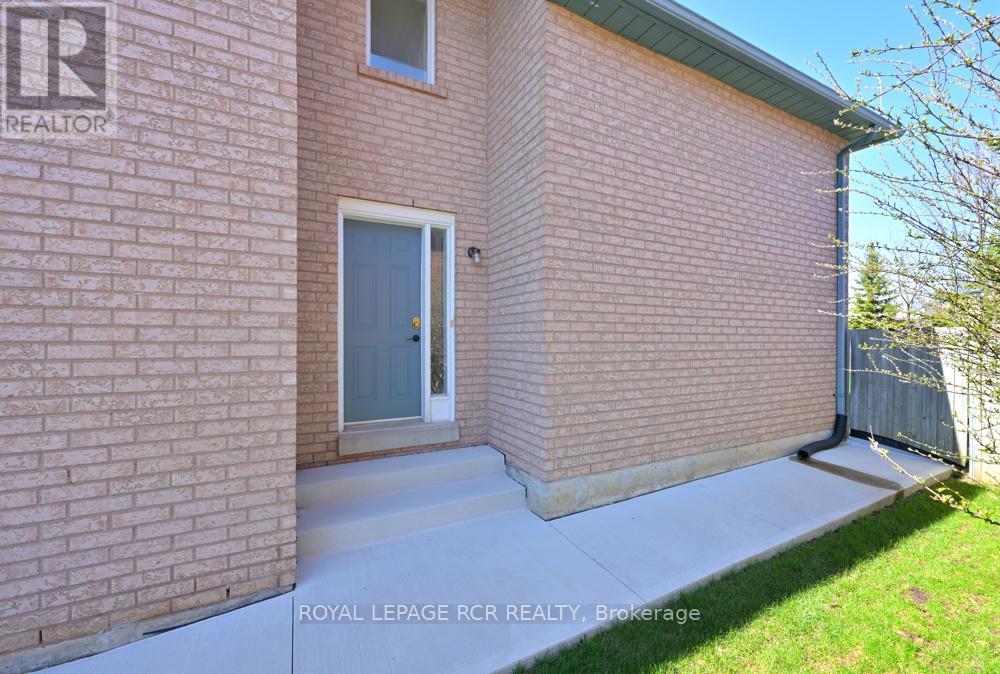 29 Depeuter Crescent, Bradford West Gwillimbury, Ontario  L3Z 3A3 - Photo 38 - N12828416