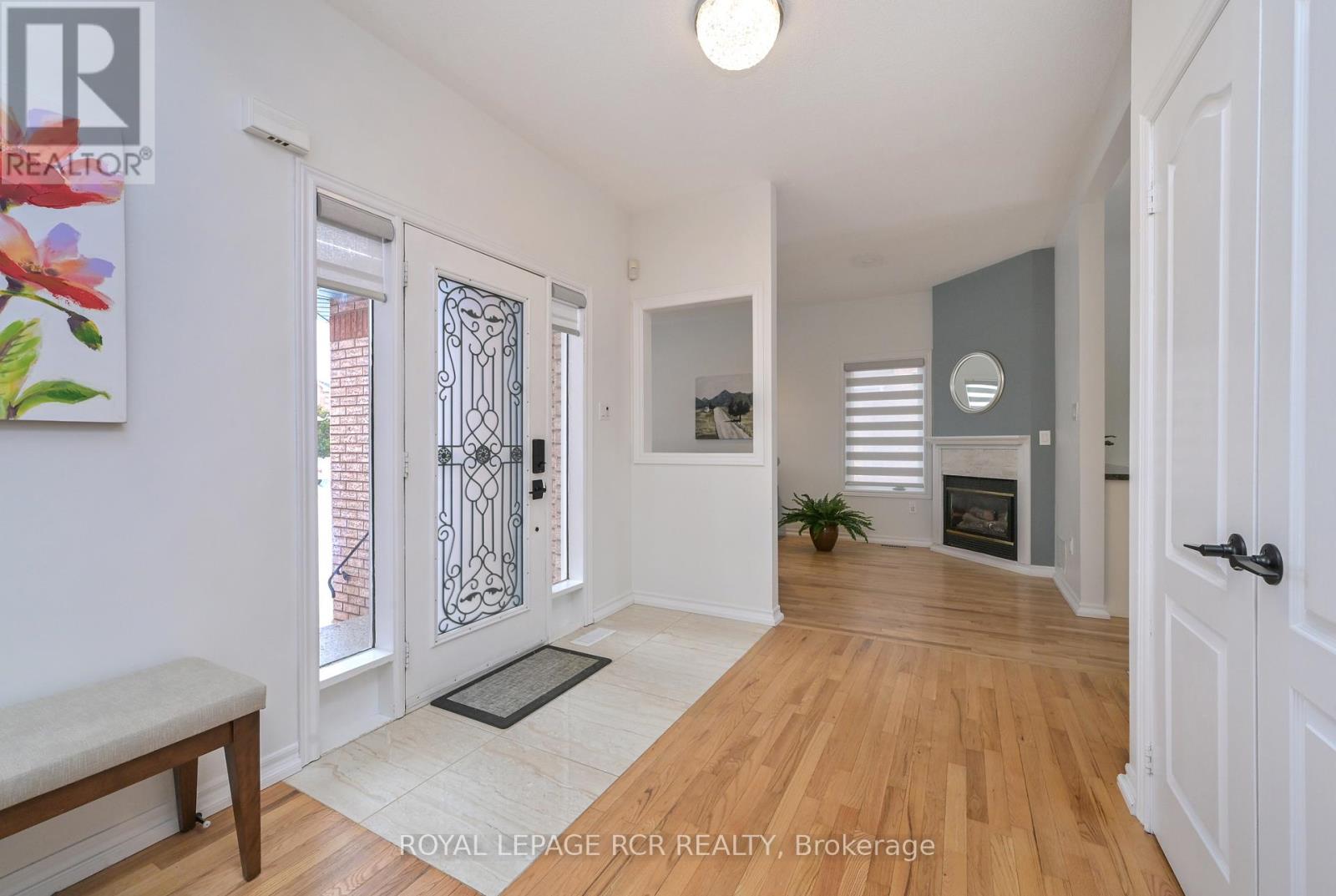 29 Depeuter Crescent, Bradford West Gwillimbury, Ontario  L3Z 3A3 - Photo 3 - N12828416