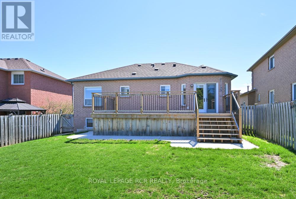 29 Depeuter Crescent, Bradford West Gwillimbury, Ontario  L3Z 3A3 - Photo 36 - N12828416