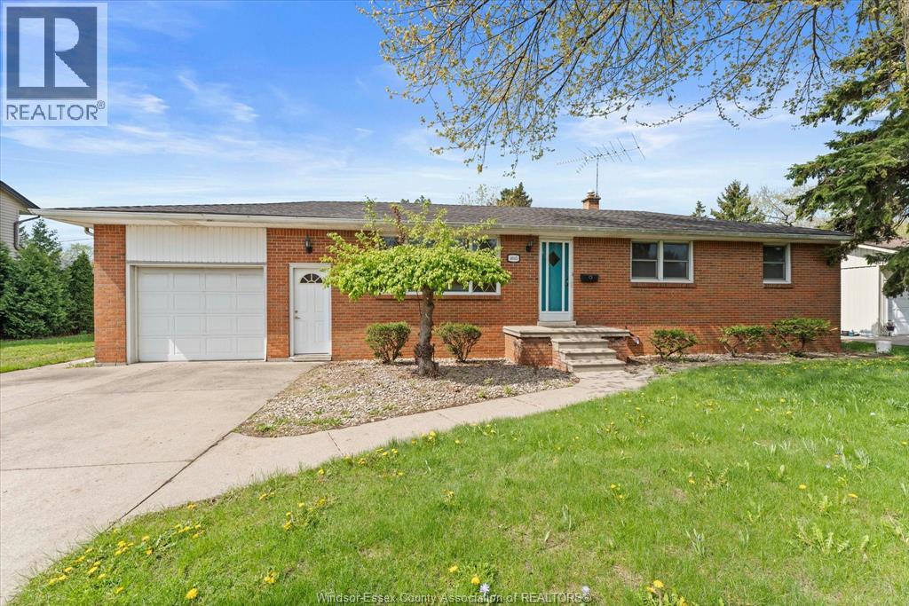 4045 Dougall, Windsor, Ontario  N9G 1X4 - Photo 1 - 26009221