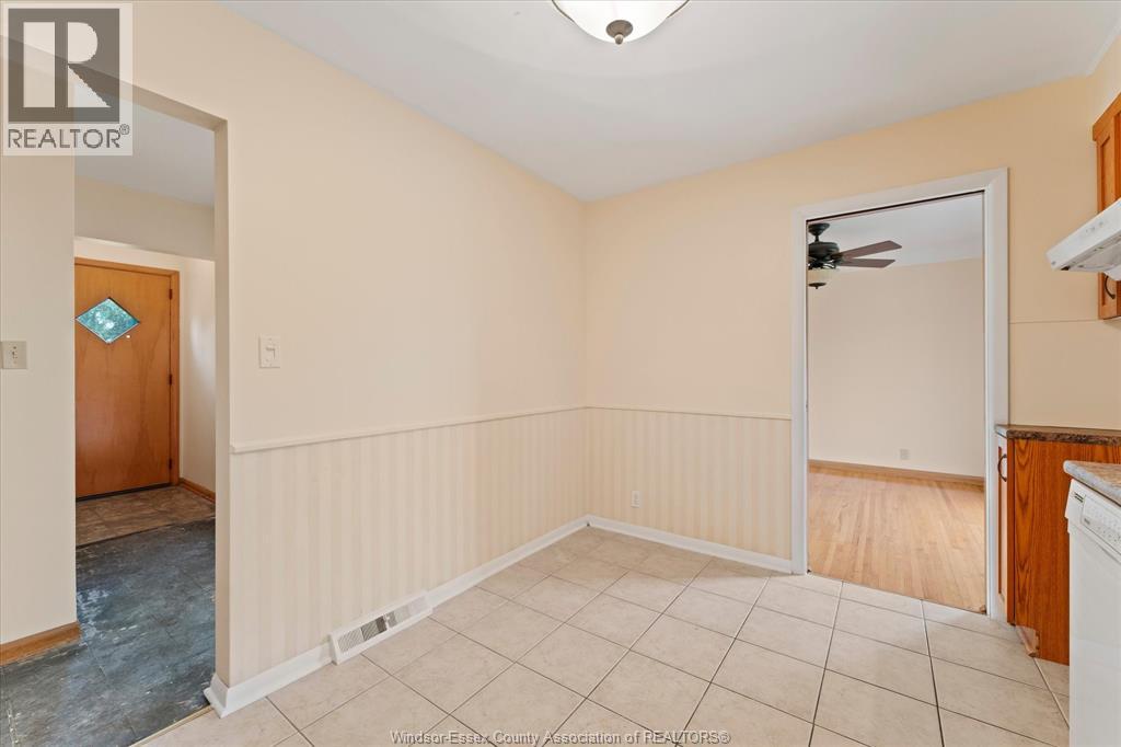 4045 Dougall, Windsor, Ontario  N9G 1X4 - Photo 18 - 26009221
