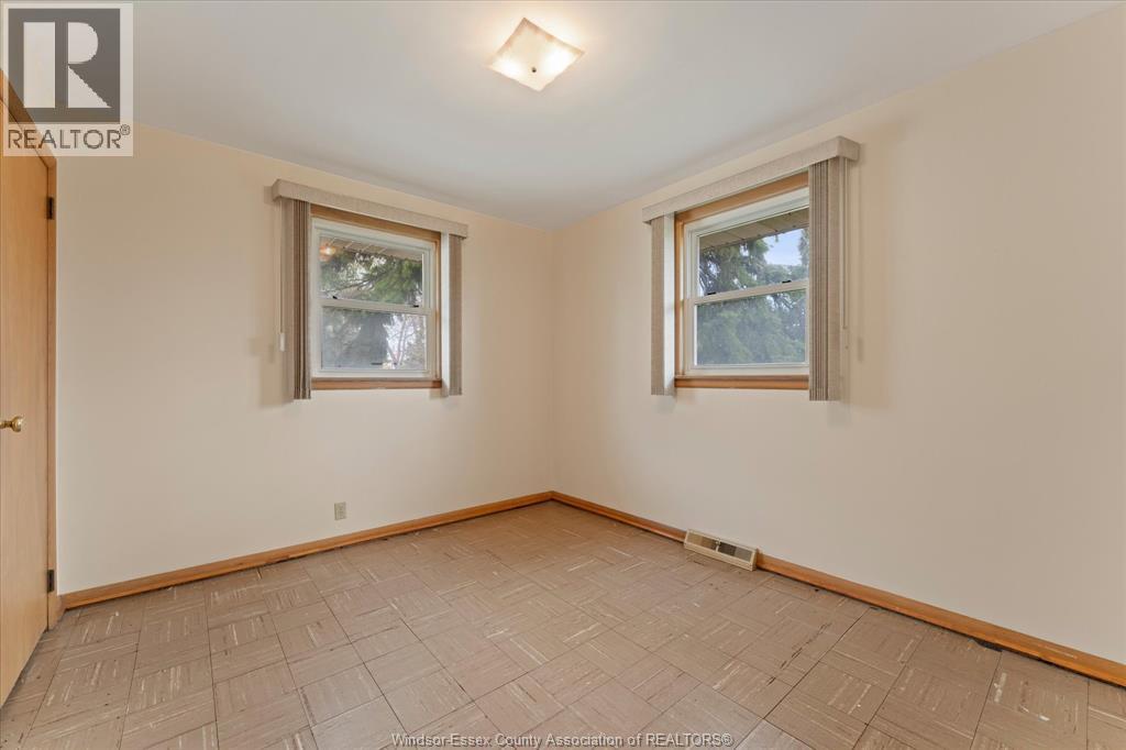 4045 Dougall, Windsor, Ontario  N9G 1X4 - Photo 20 - 26009221